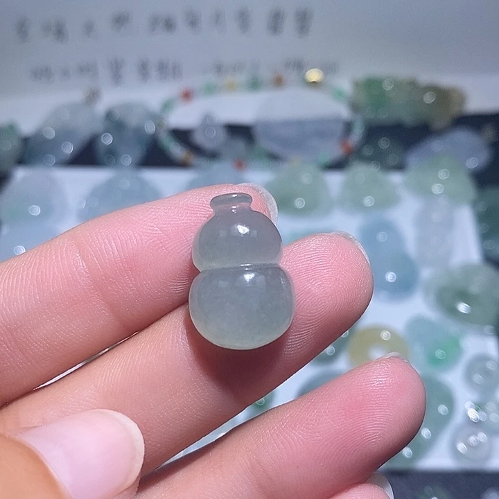 颈饰未镶嵌翡翠葫芦