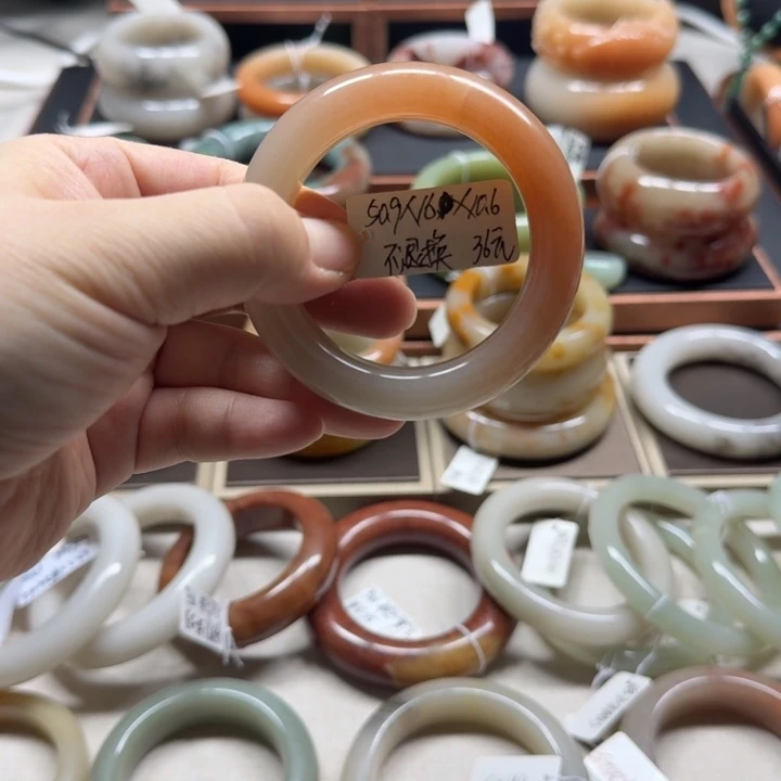 石英质玉未镶嵌手镯