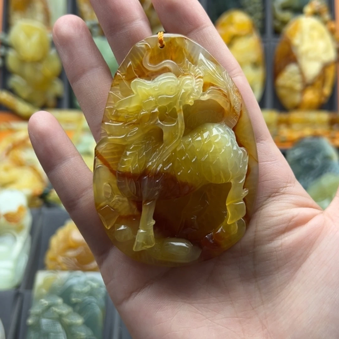 蛇纹石玉未镶嵌颈饰