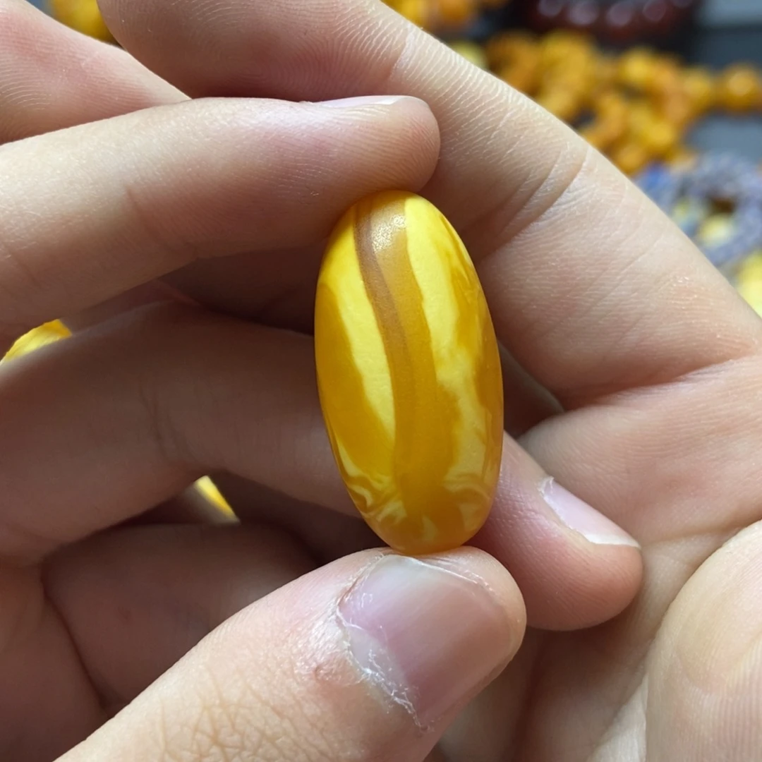 未镶嵌琥珀珠宝奇石