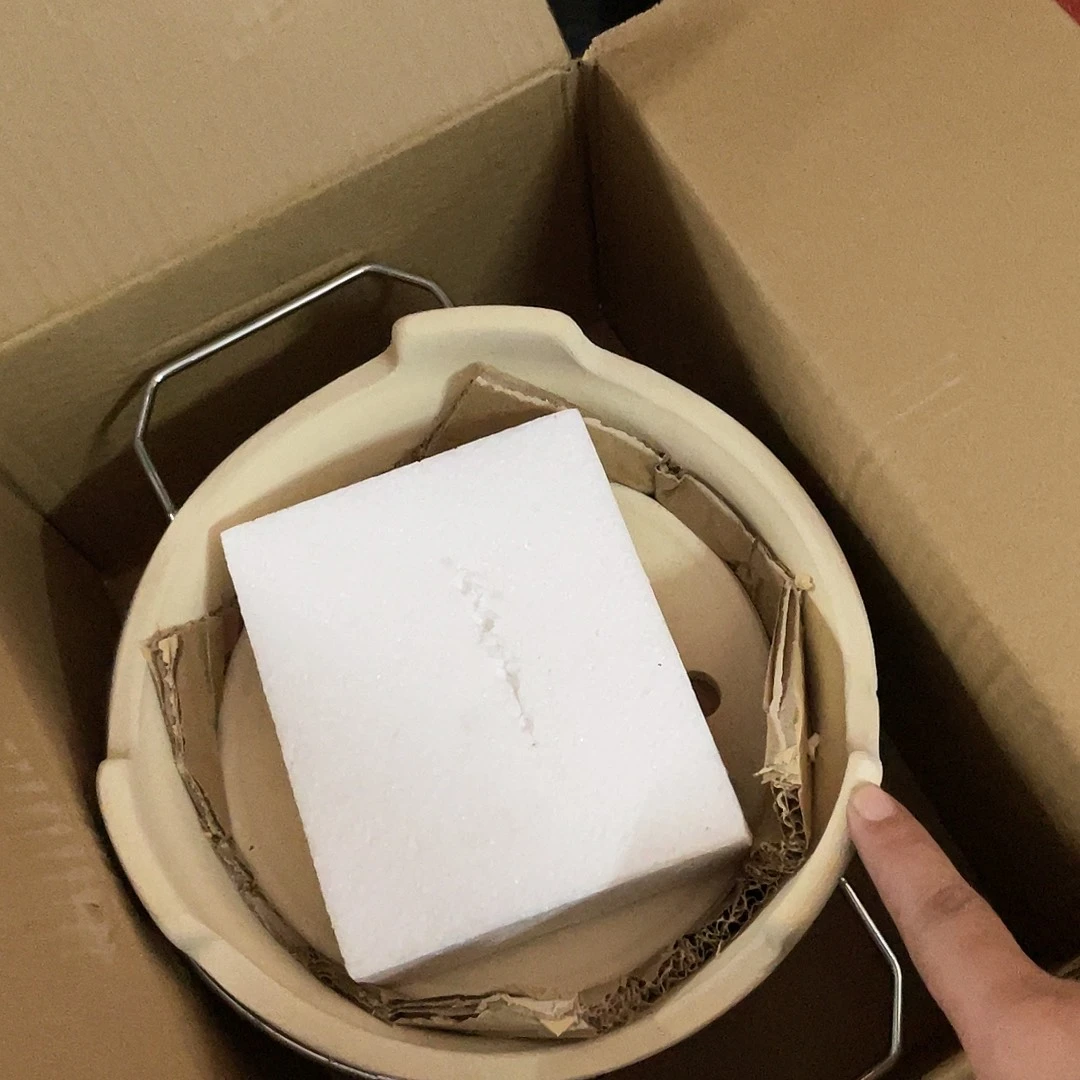 搪瓷杯子里还有很多东西