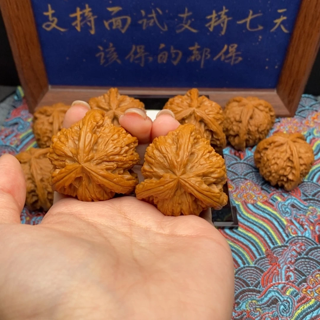 【闪购商品】P****。白狮