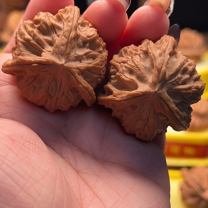 文玩核桃吊坠云蒙山小粗筋三棱 39尺 全品