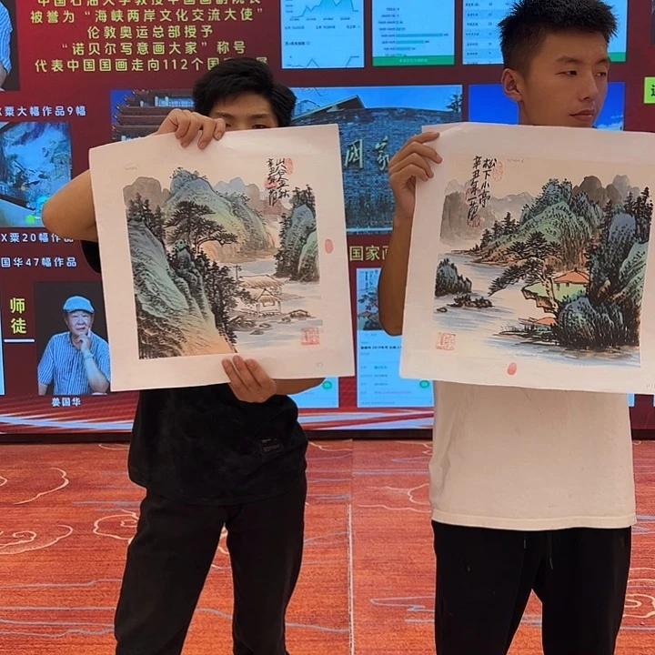 国画姜国华雅昌白袍原作！