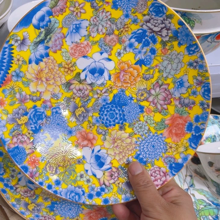 瓷片珐琅彩万花八寸深盘两个