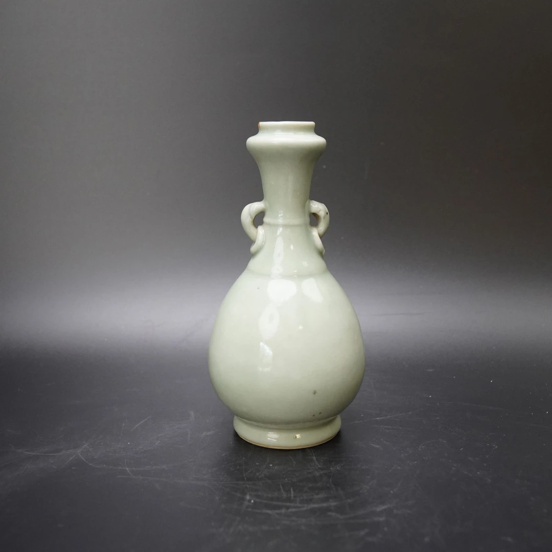 Lot.B94清雍正三字款青釉镶环兽耳瓶 高：约18.6cm