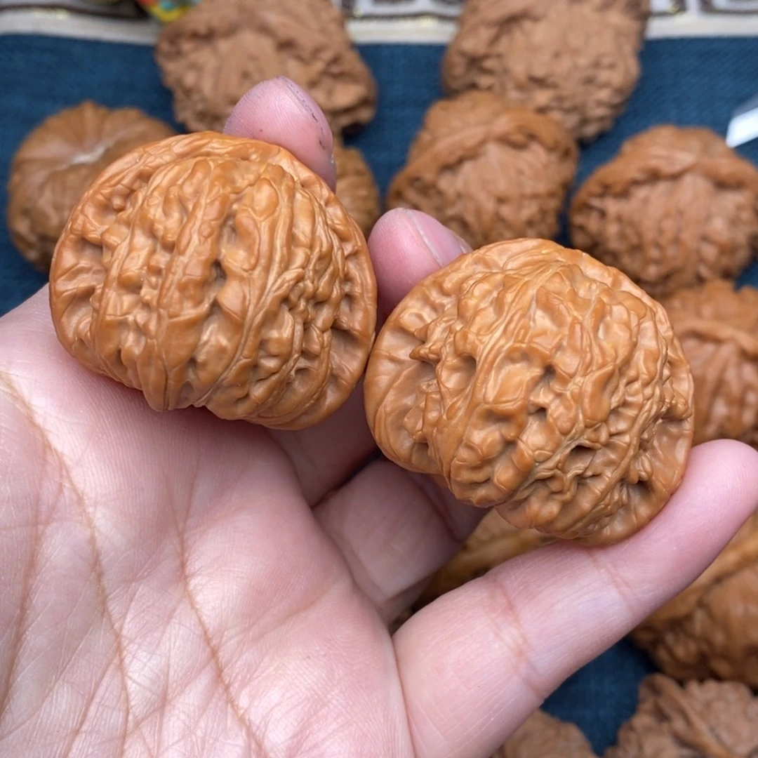 文玩核桃把件39精品红皮球白全品