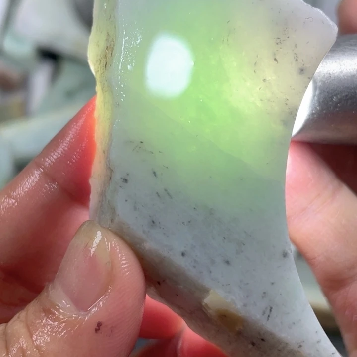 翡翠吊坠(不含链)未镶嵌天然翡翠边角料子