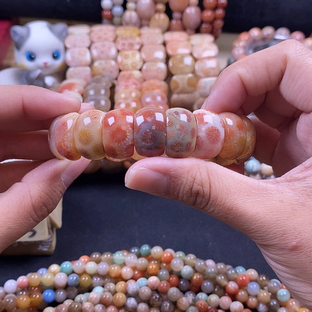 硅化珊瑚（珊瑚玉）手牌未镶嵌不*