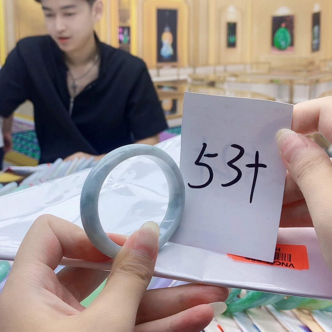 翡翠手镯未镶嵌9999……