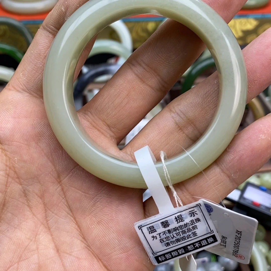 m***o和田玉（糖玉）未镶嵌手镯