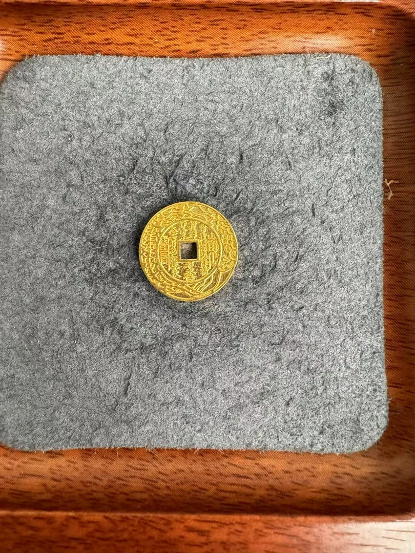 足金999 古法工艺山鬼花钱币吊坠