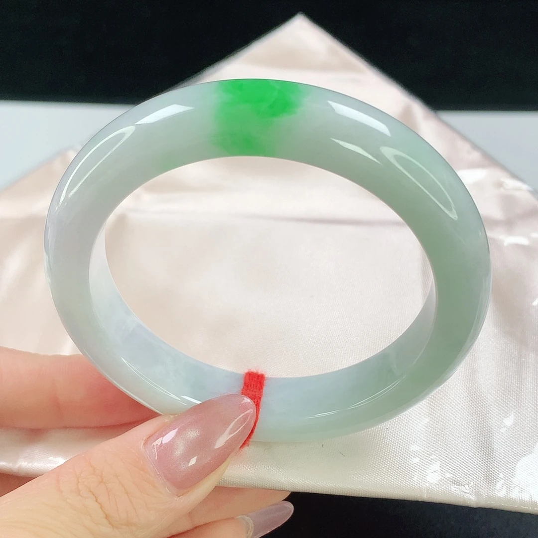 翡翠手镯未镶嵌146翡翠