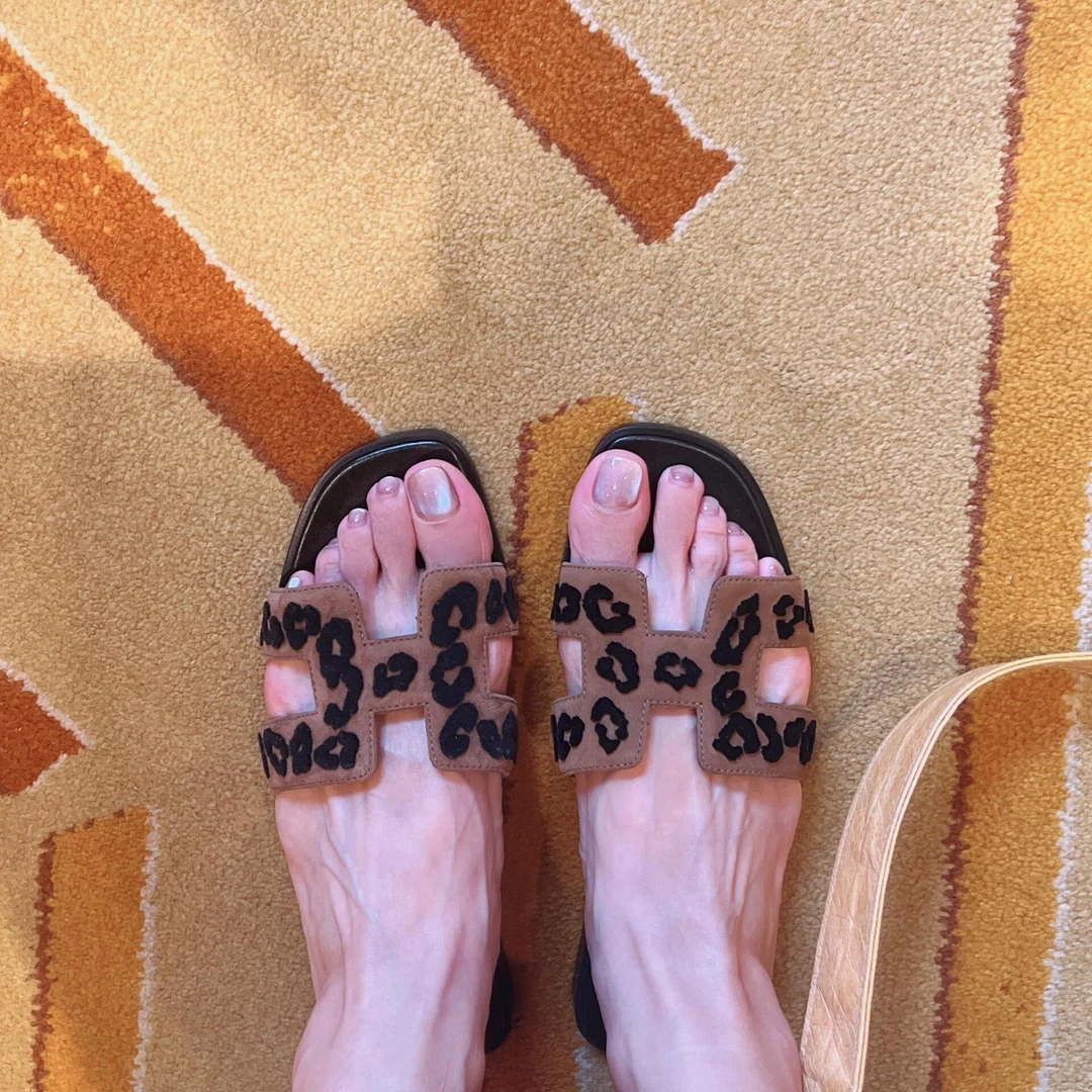 超软！~2025新款正品豹纹鞋一字拖鞋女夏季法式小凉拖外穿半拖鞋