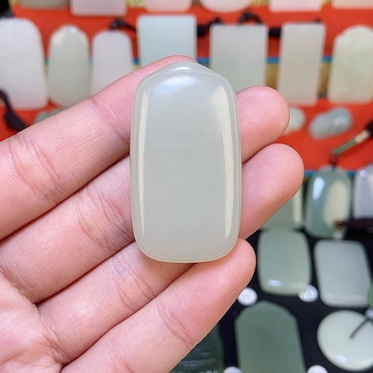 【闪购商品】颈饰未镶嵌和田玉