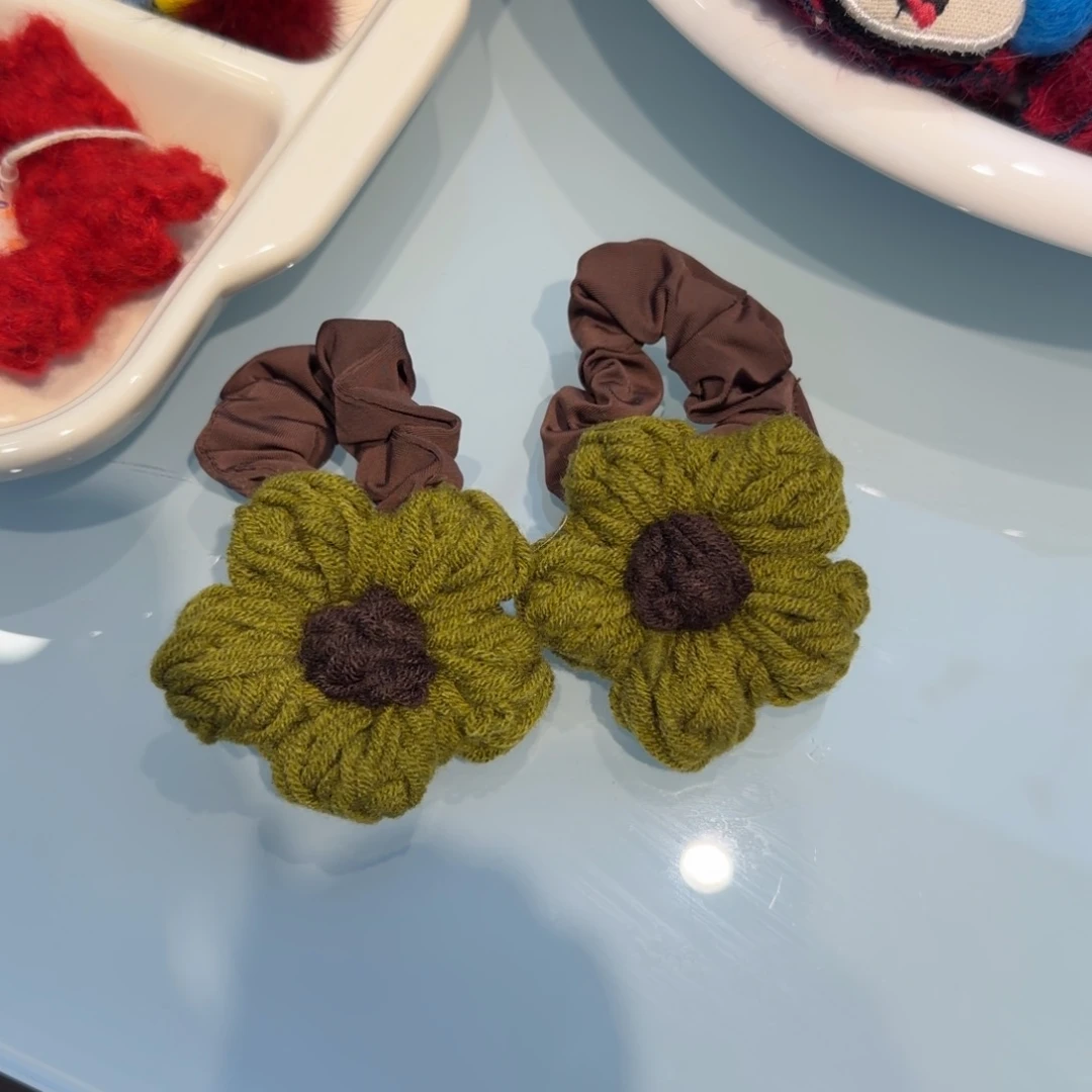 布艺非金属咸菜绿毛线小花发圈
