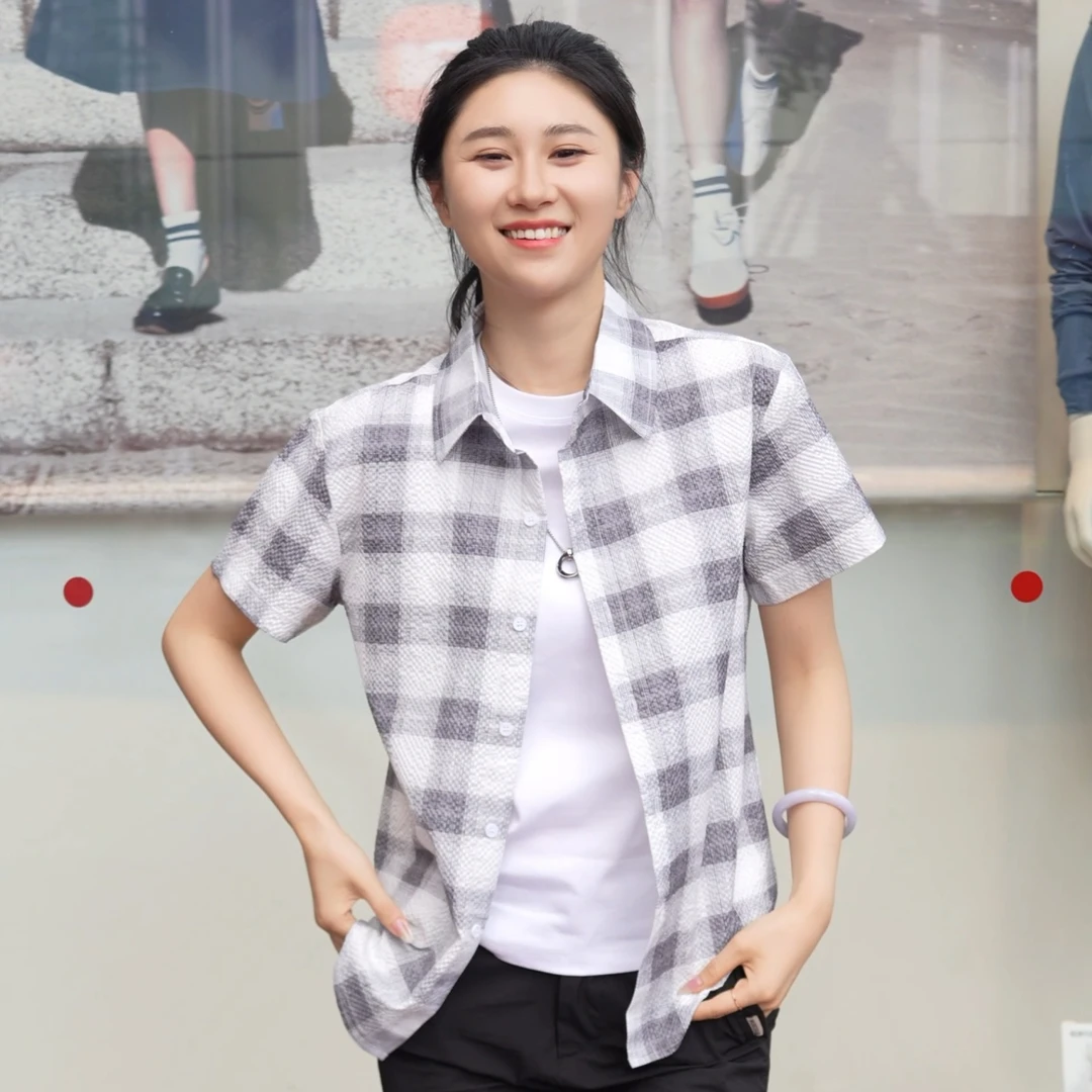 2025夏季男士新款冰丝短袖衬衫休闲薄款时尚衬衣男装潮流半袖衬衫