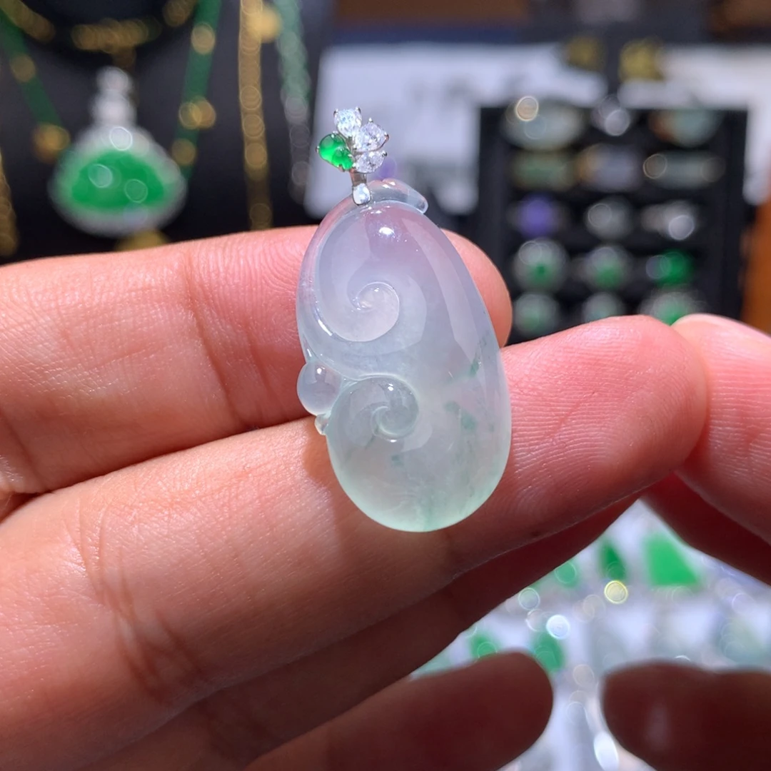 翡翠18K金镶嵌吊坠(赠链)