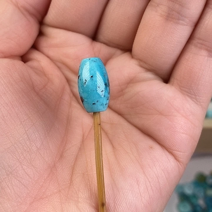 南红玛瑙未镶嵌珠宝奇石