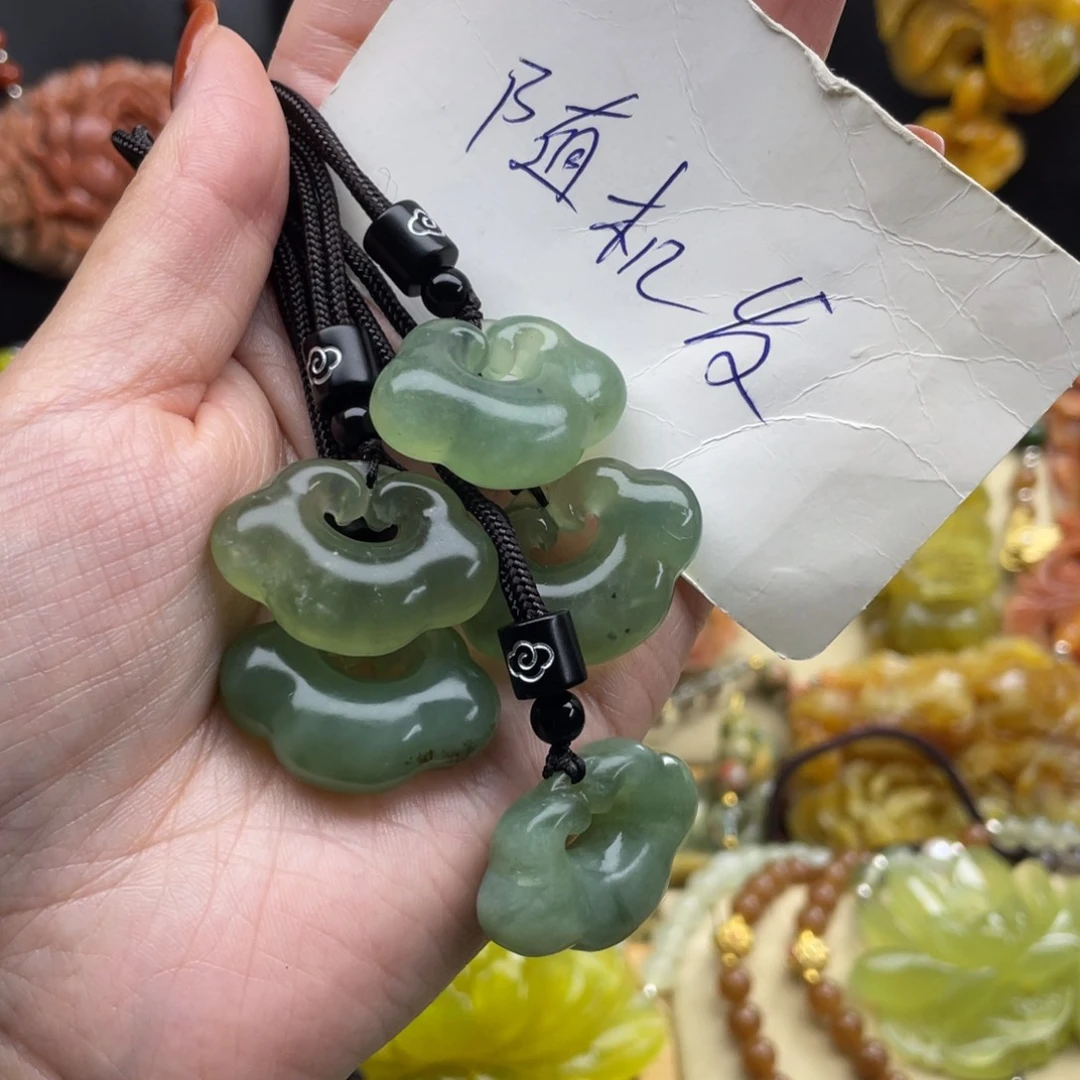 未镶嵌蛇纹石玉颈饰