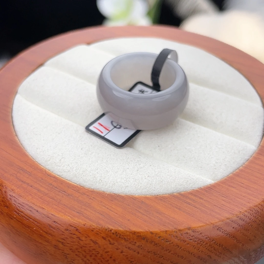 和田玉未镶嵌戒指l41。葡萄紫轮胎。18.1。不退换