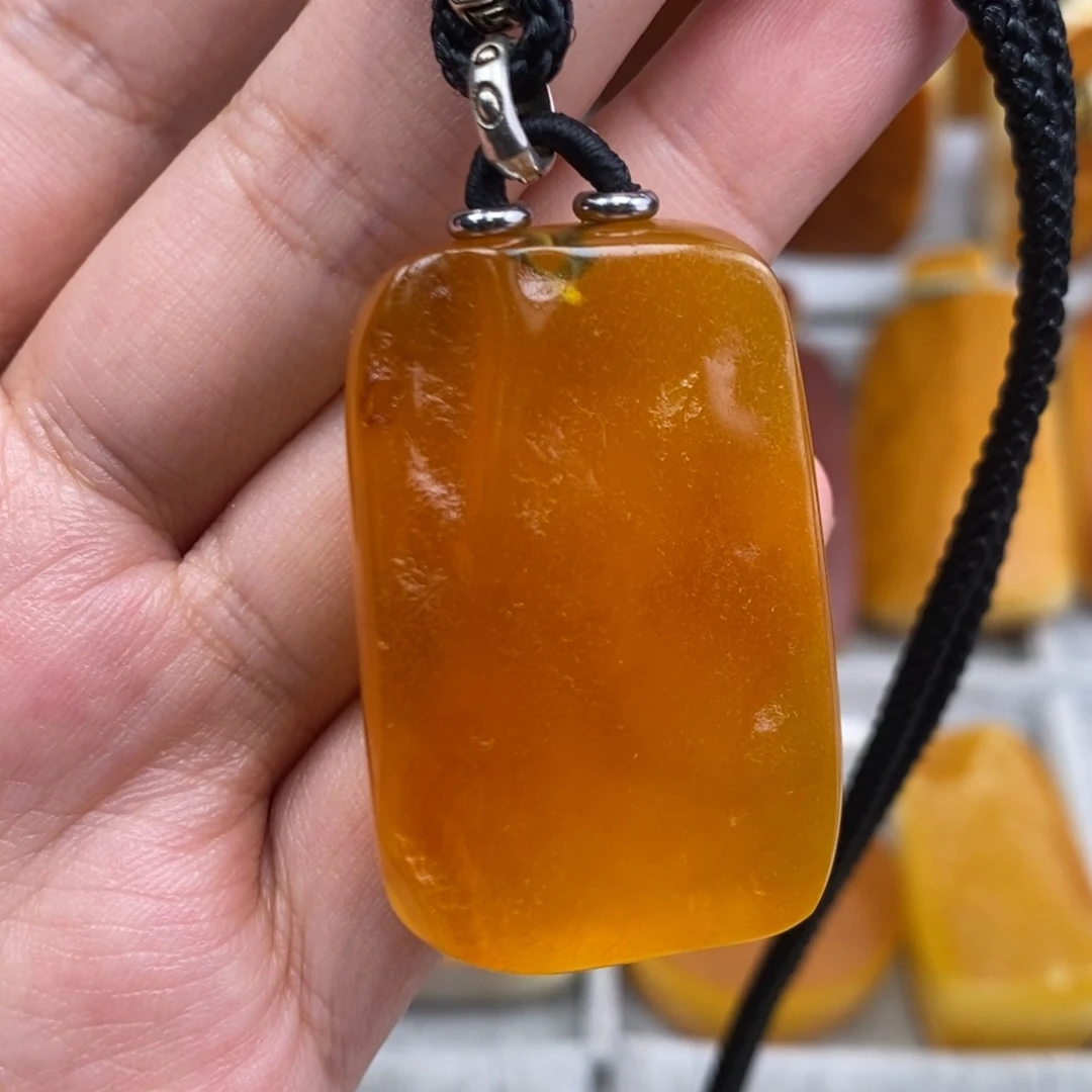 琥珀吊坠(赠链)未镶嵌