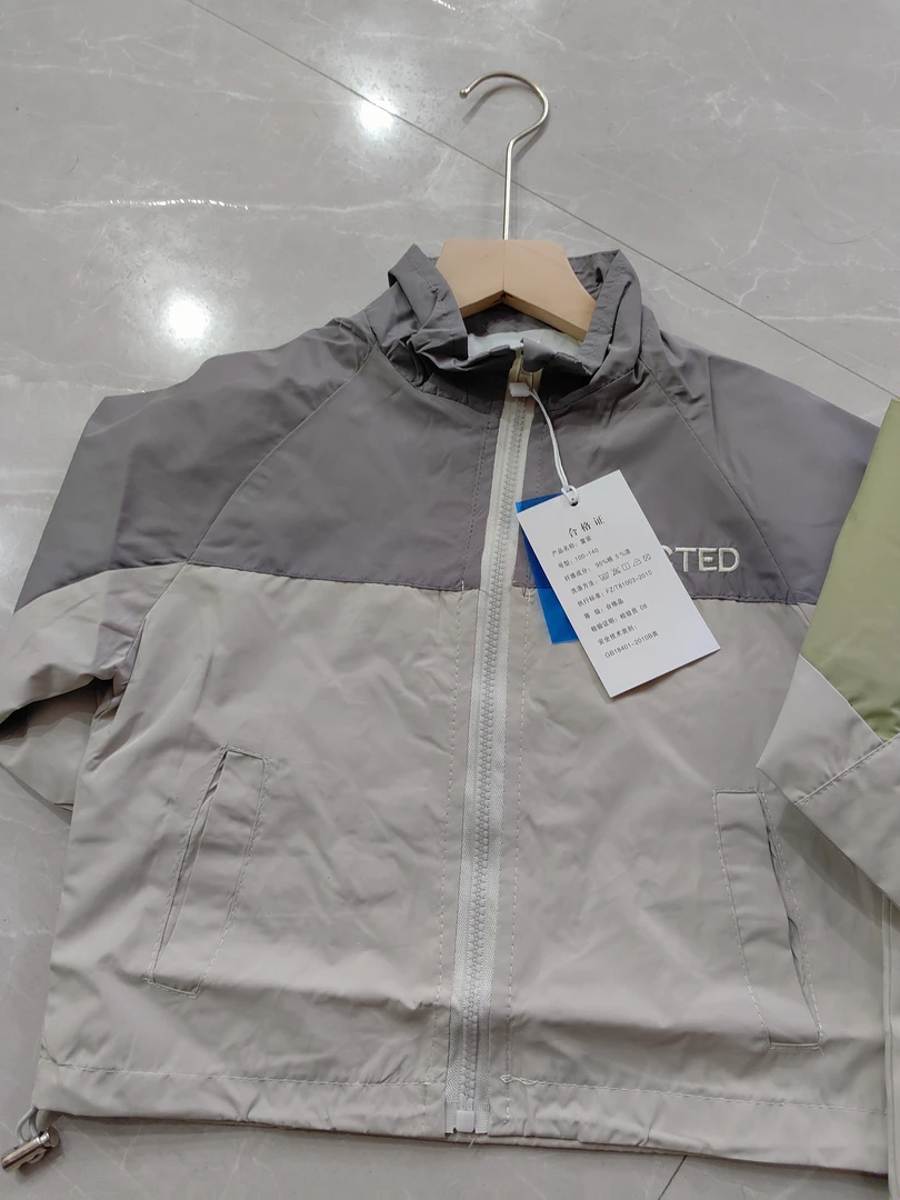 中小童春秋款冲锋衣外套薄款拼接外套拉链款立领外套