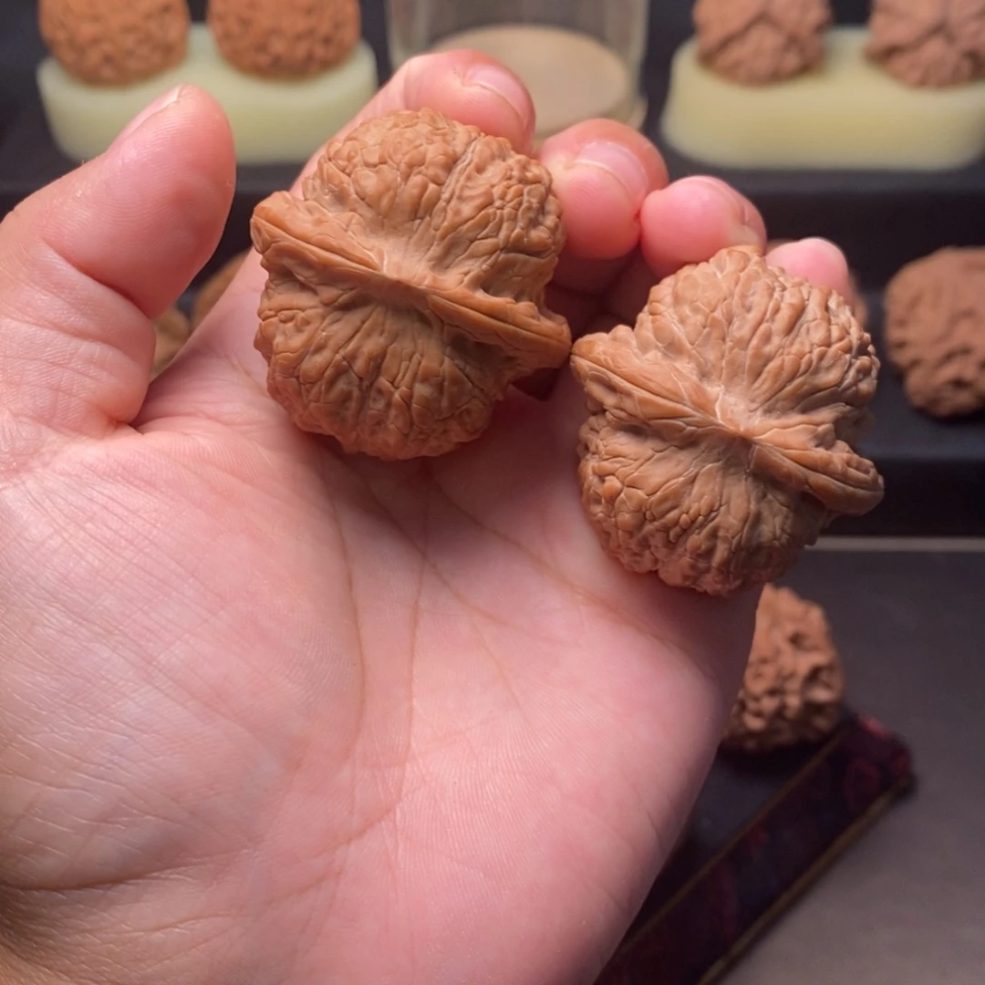 守***福吊坠文玩核桃血麒麟全品