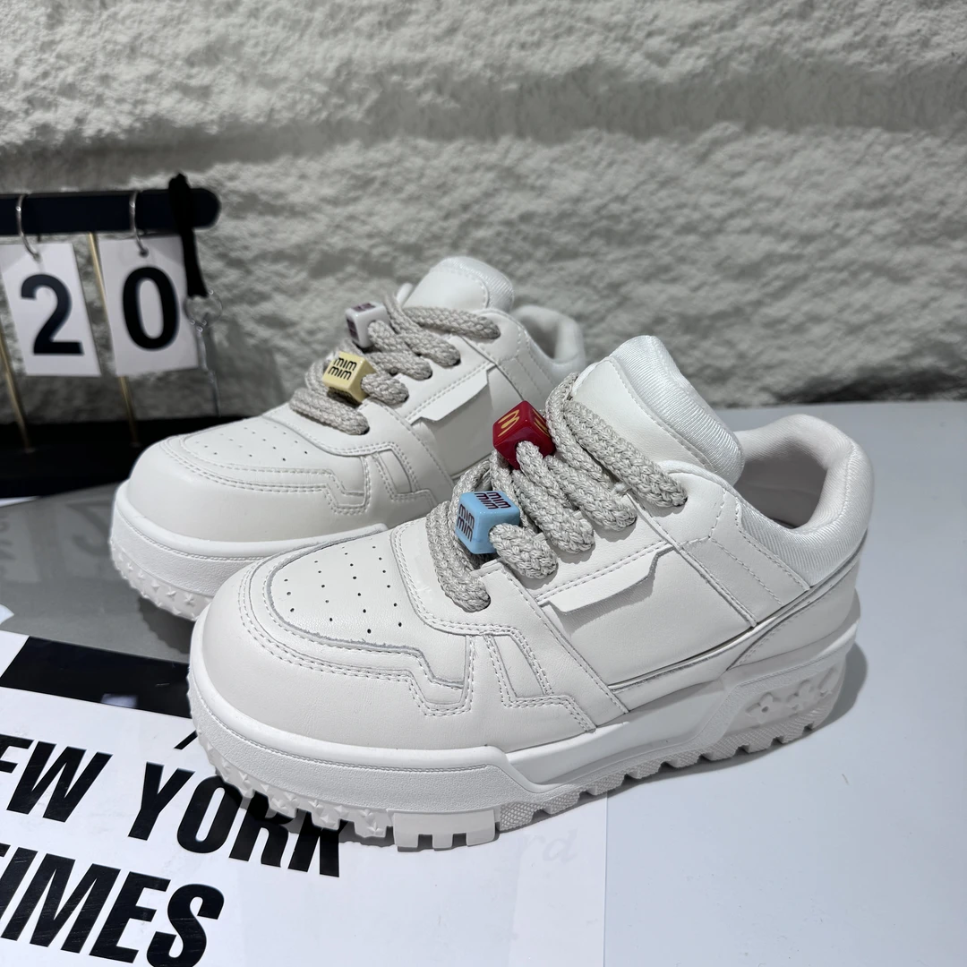 百搭休闲鞋板鞋女春秋新款小众设计面包鞋厚底时尚小白鞋20880