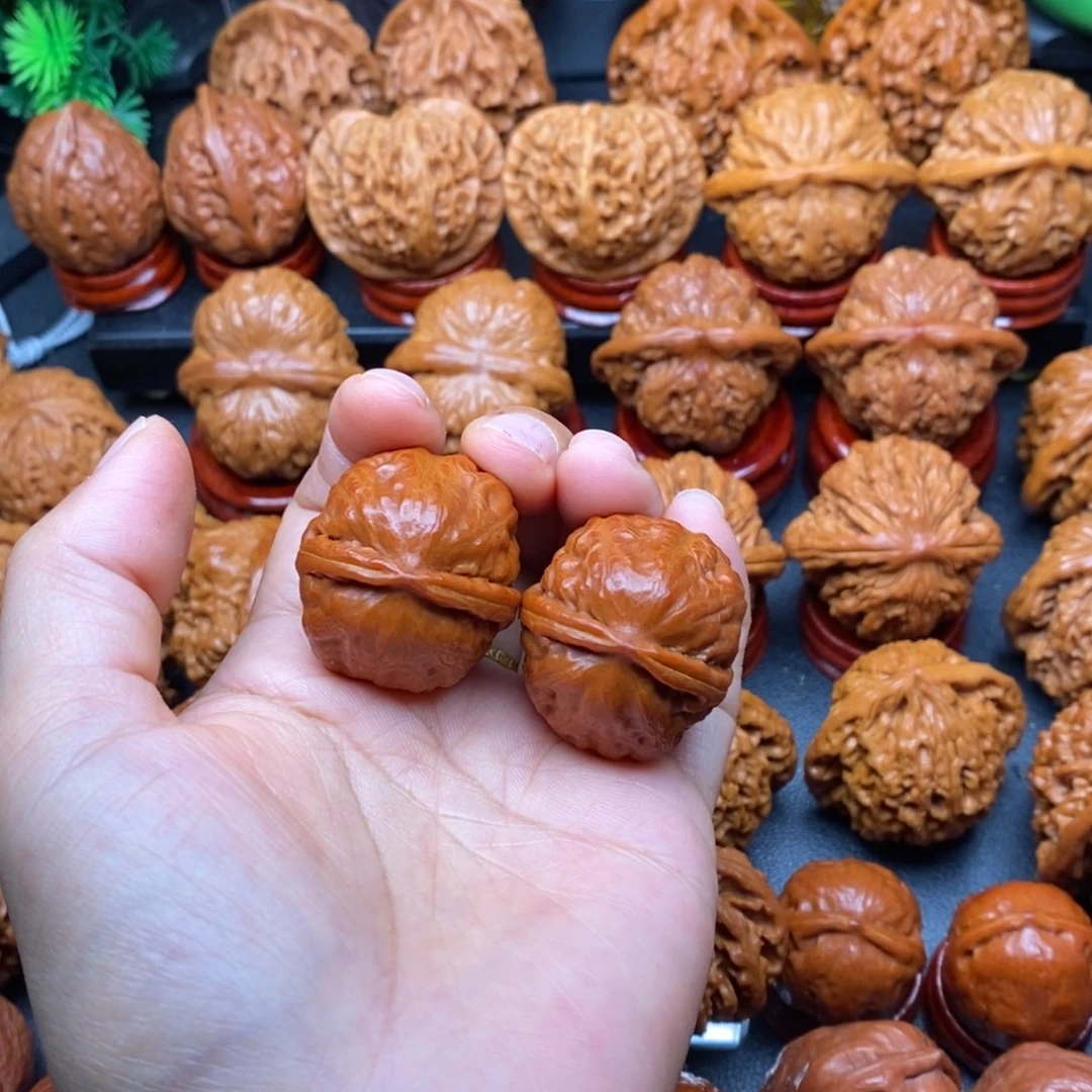 把件文玩核桃蛇皮球