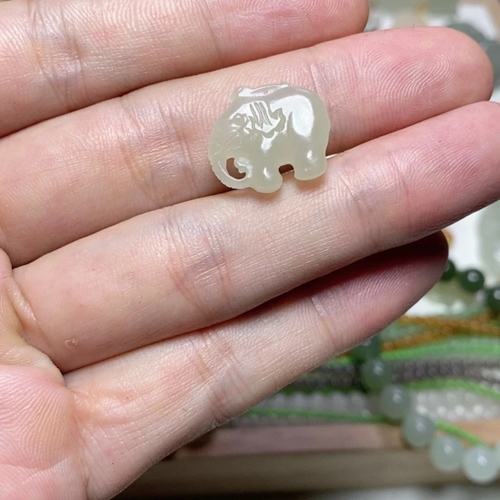 未镶嵌和田玉（青玉）手机链