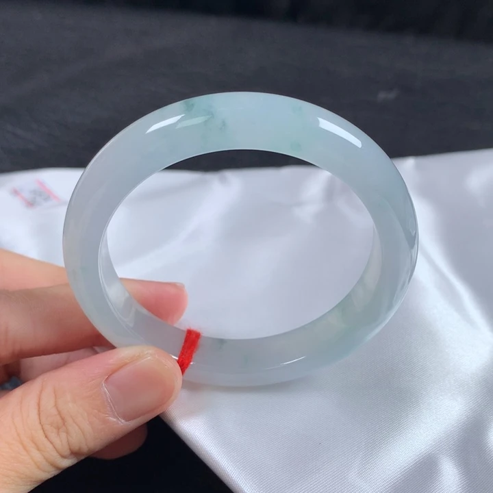 翡翠未镶嵌手镯