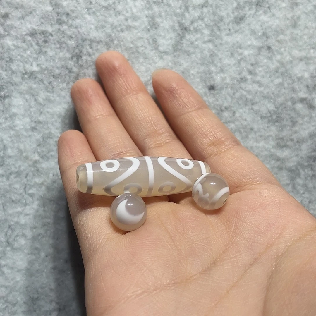 C***h玛瑙/玉髓颈饰未镶嵌