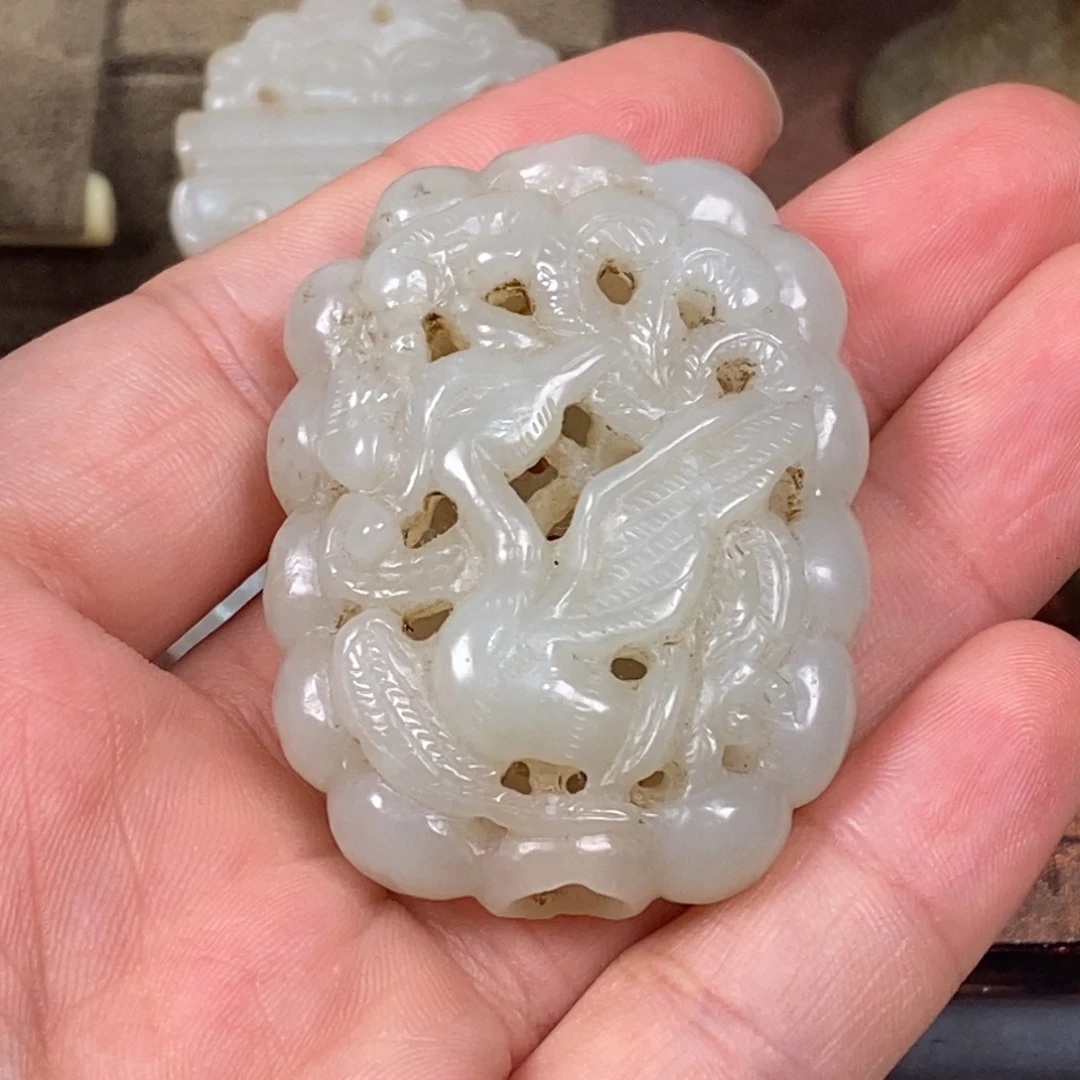 西***山非常精美的脖挂件