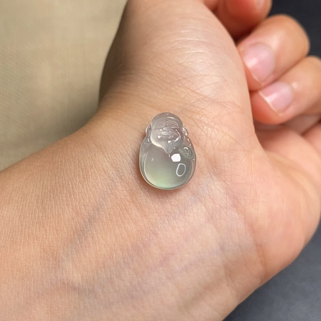 翡翠未镶嵌颈饰财哥