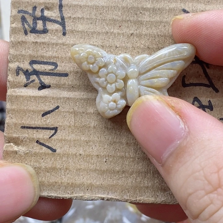 颈饰未镶嵌硅化珊瑚（珊瑚玉）夜*轩
