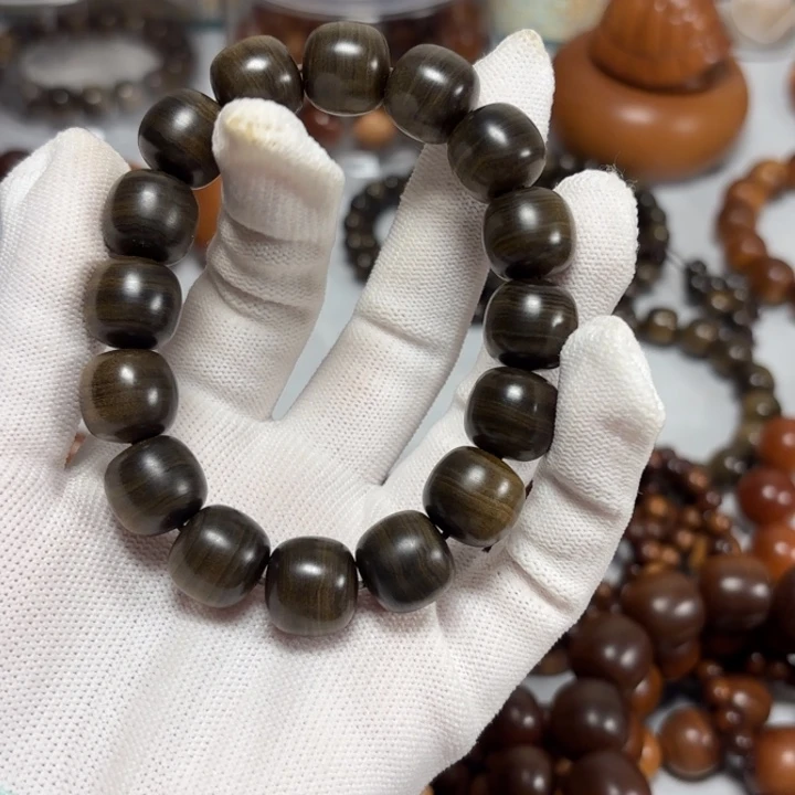 a***s檀香木1314老山檀水阴沉奶香