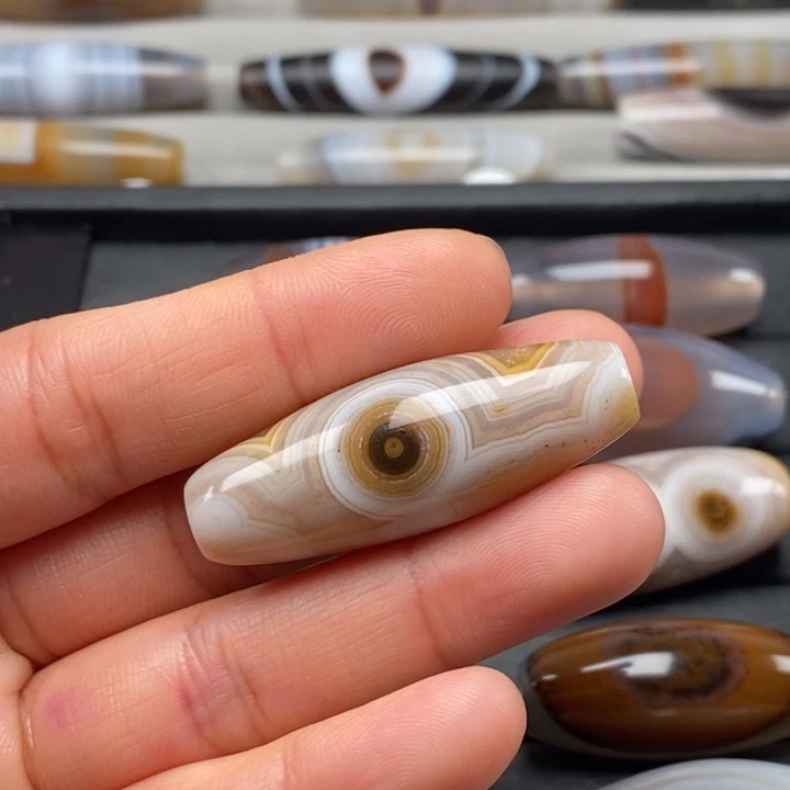 明***礼玛瑙/玉髓未镶嵌颈饰