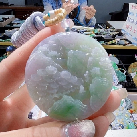 颈饰未镶嵌翡翠一个