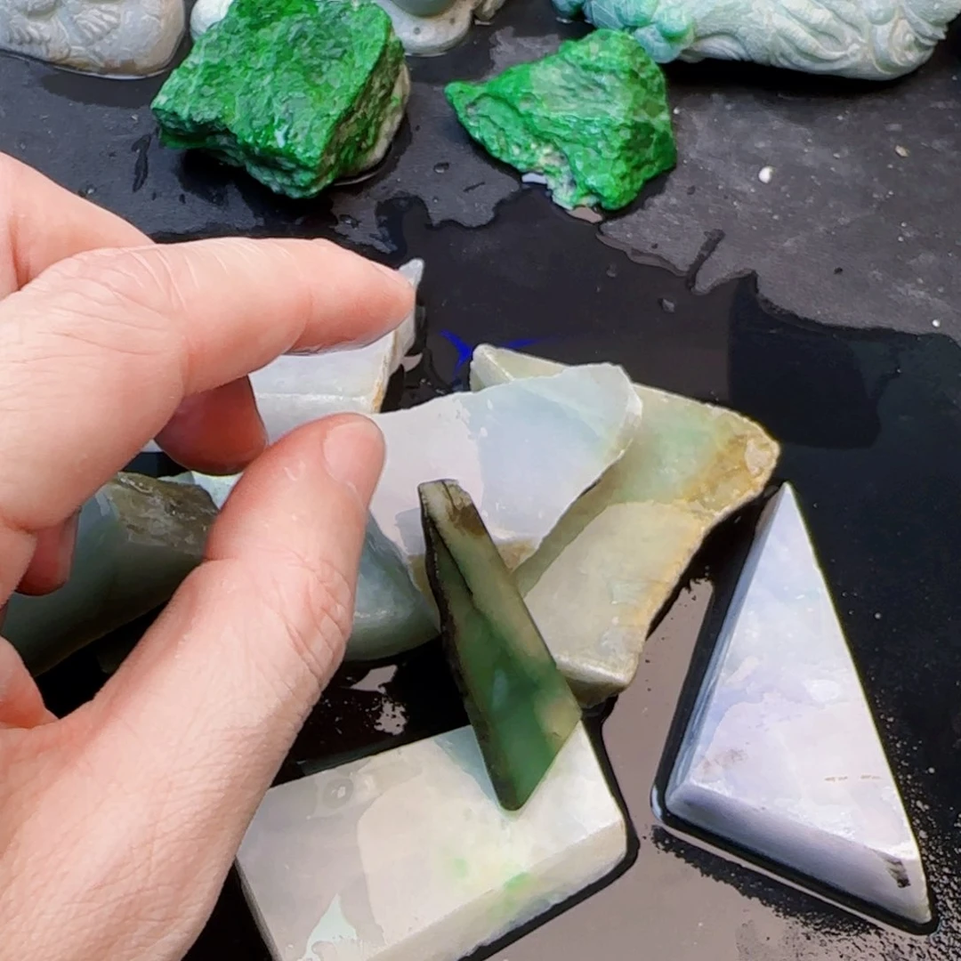 野***袭翡翠未镶嵌颈饰43