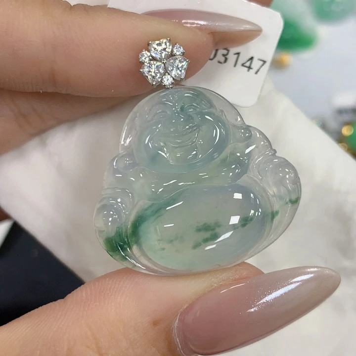 颈饰18K金镶嵌翡翠