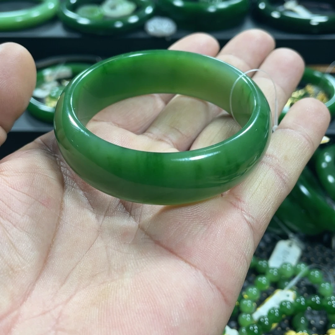 和田玉（碧玉）未镶嵌手镯