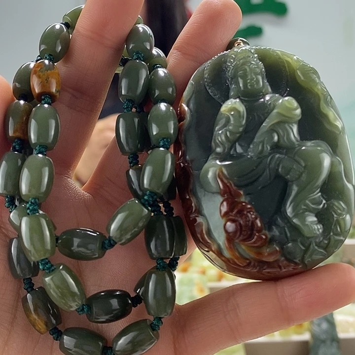 透闪石质玉颈饰未镶嵌侠**逢