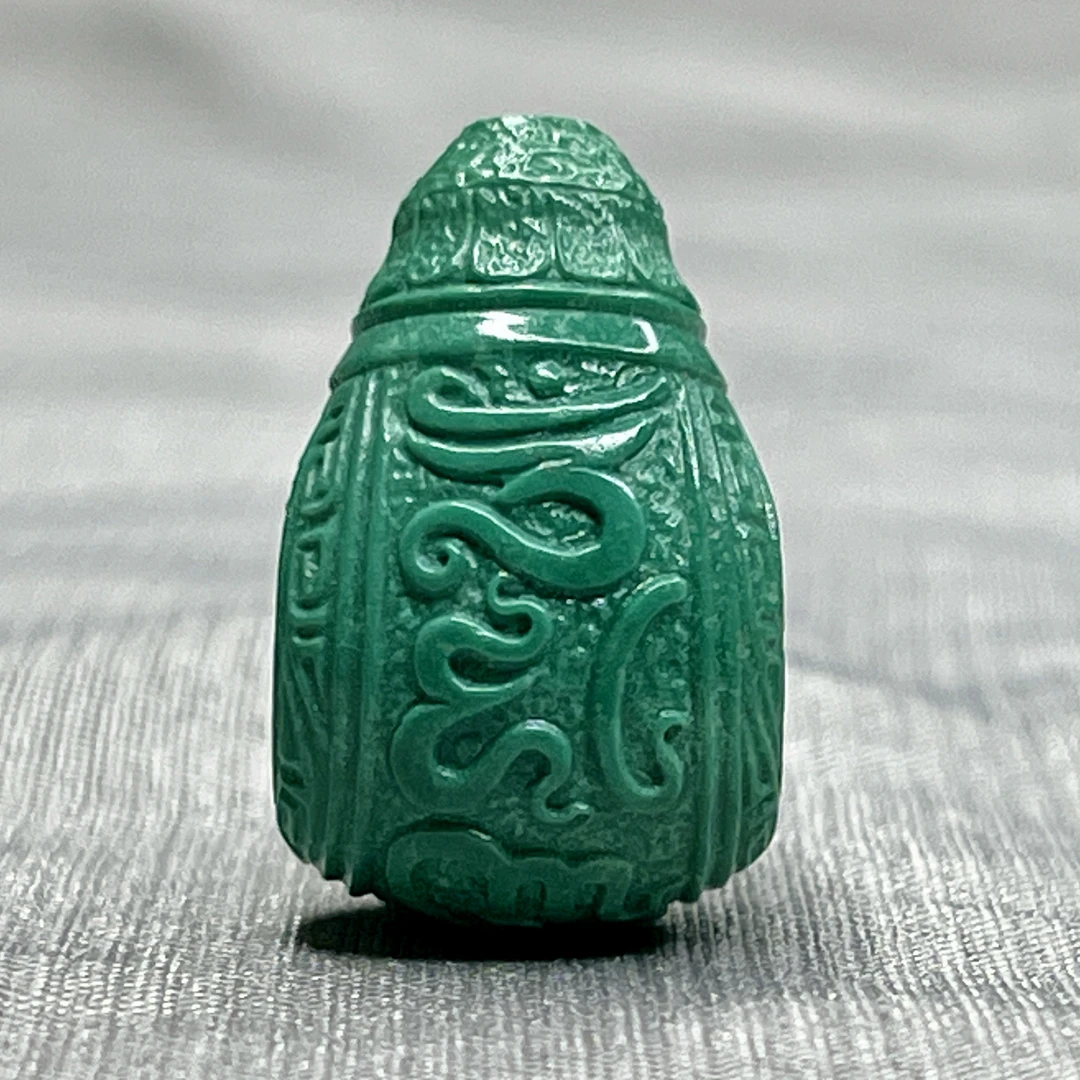 高品质精工雕刻六字箴言绿松石三通，尺寸12x11.6x19.6mm重3.82克