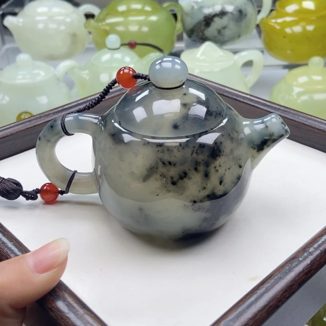 蛇纹石玉未镶嵌壶