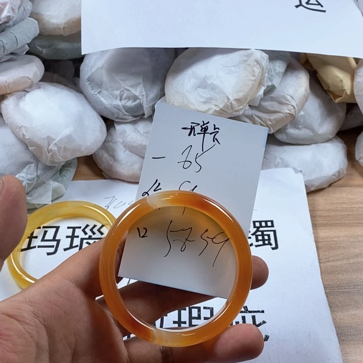 玛瑙/玉髓未镶嵌手镯