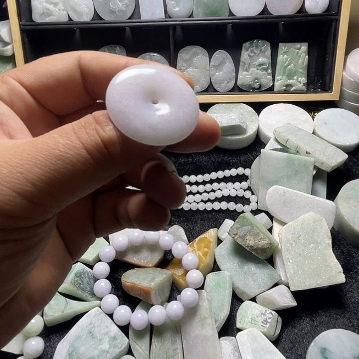 翡翠未镶嵌颈饰翡翠挂件