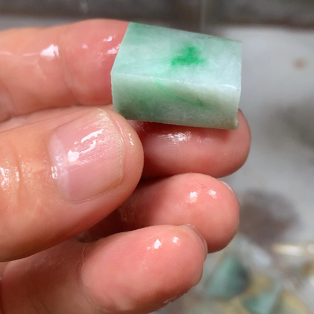 未镶嵌挂件翡翠翡翠原石
