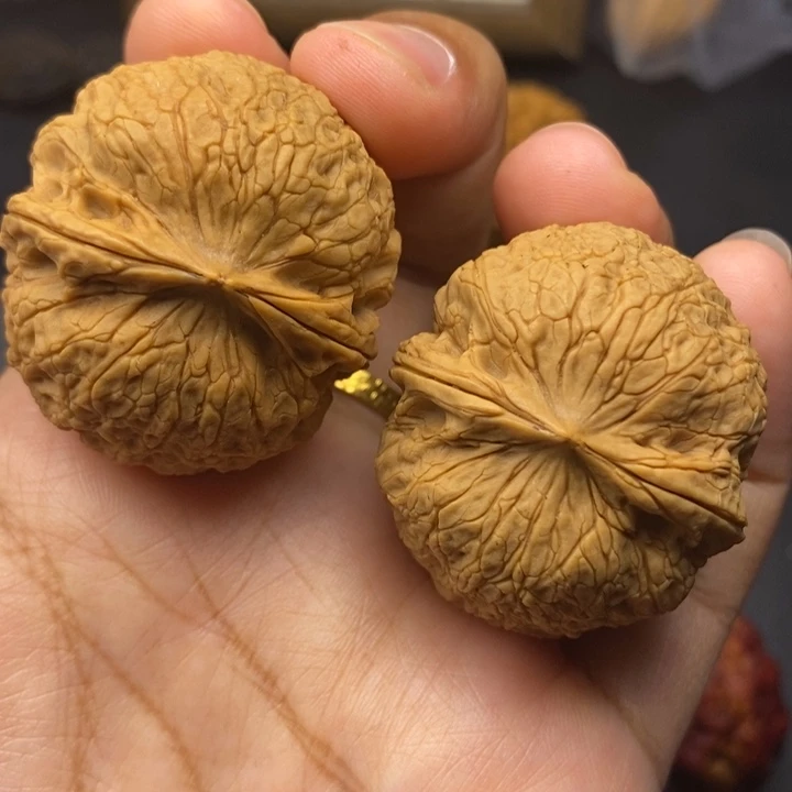 文玩核桃把件39尺牡丹绣球