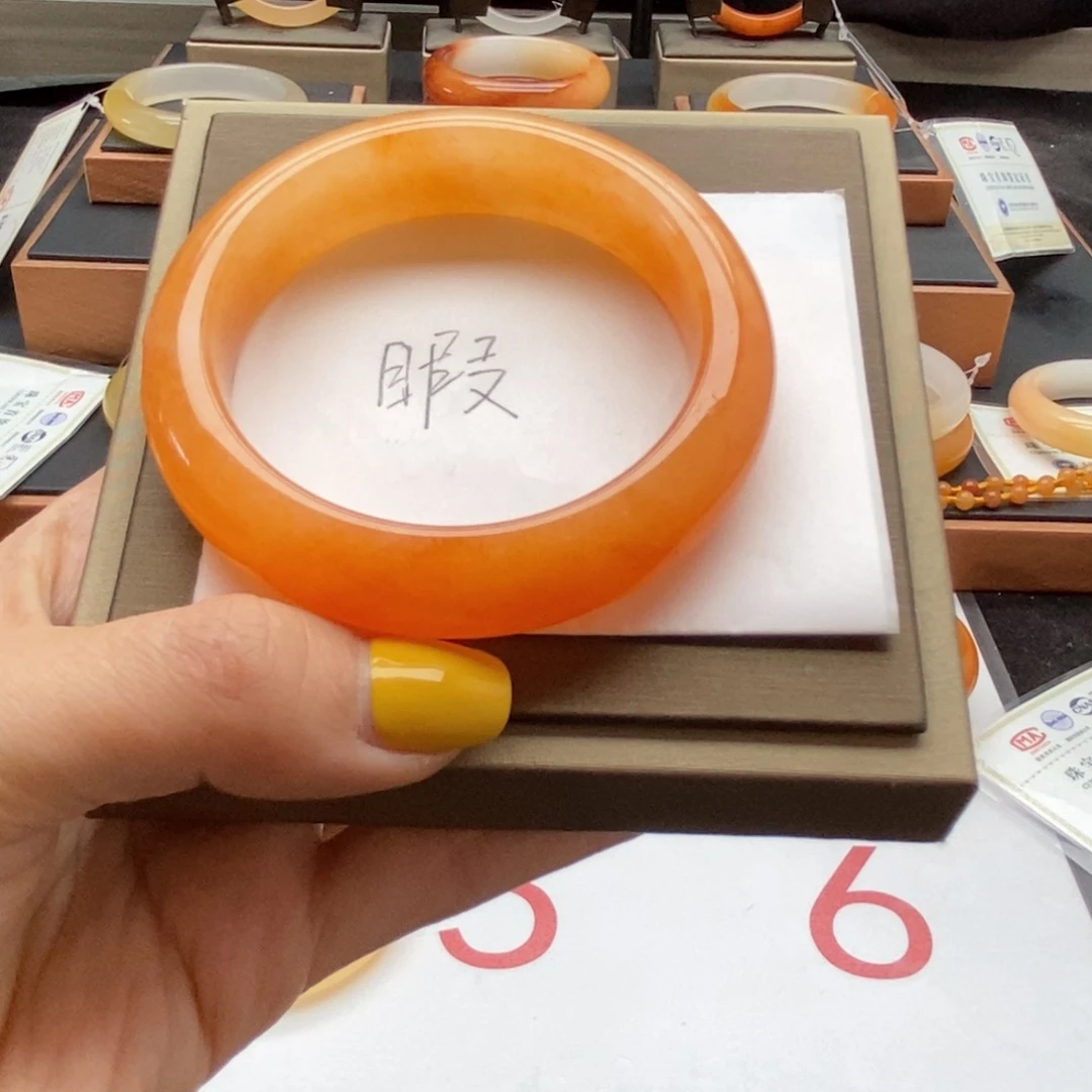 石英质玉（黄龙玉）未镶嵌手镯